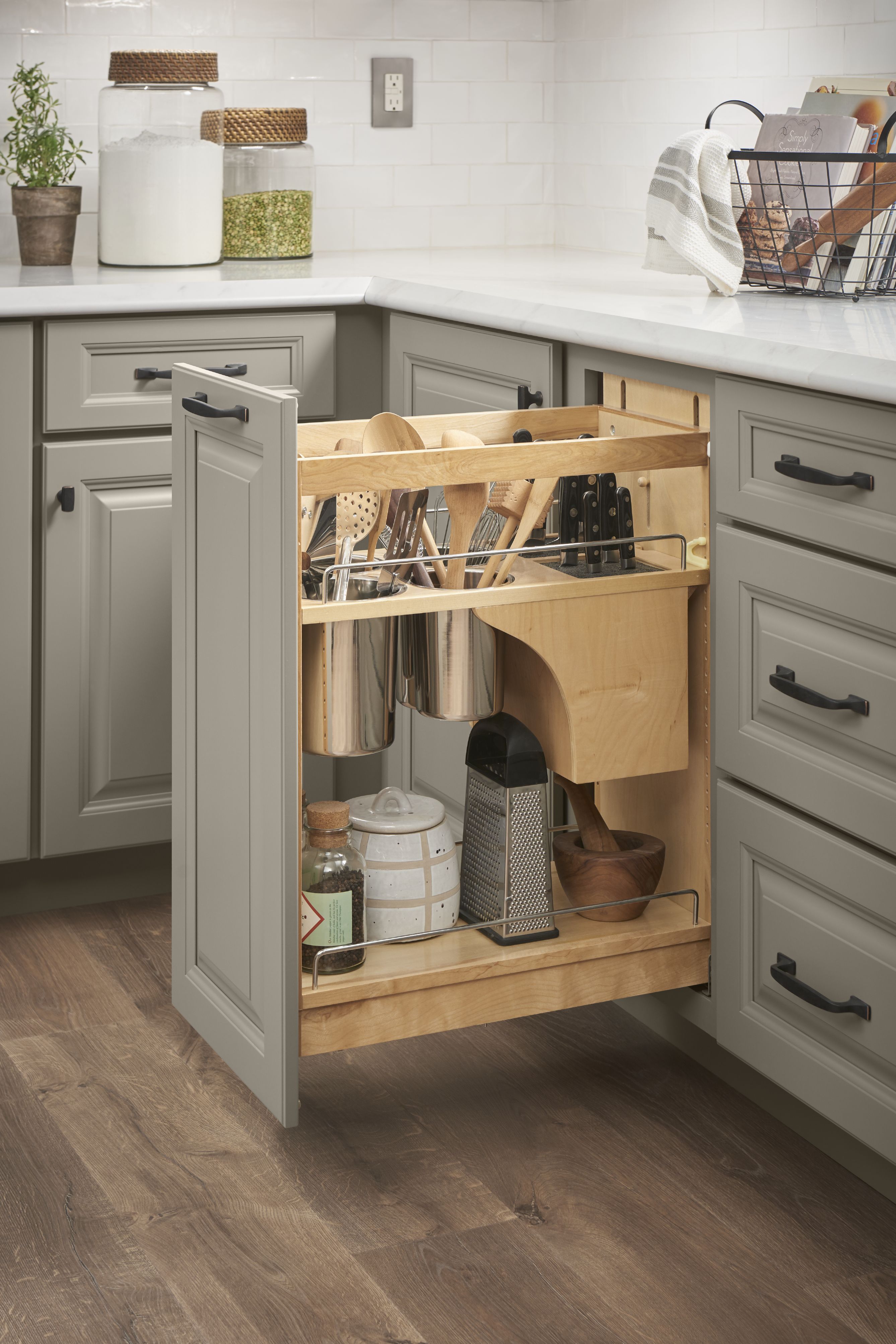 Canister & Knife Block Medallion at Menards