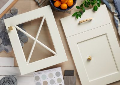 Alcott Maple White Icing with Chi Mullion and Clear Glass Insert